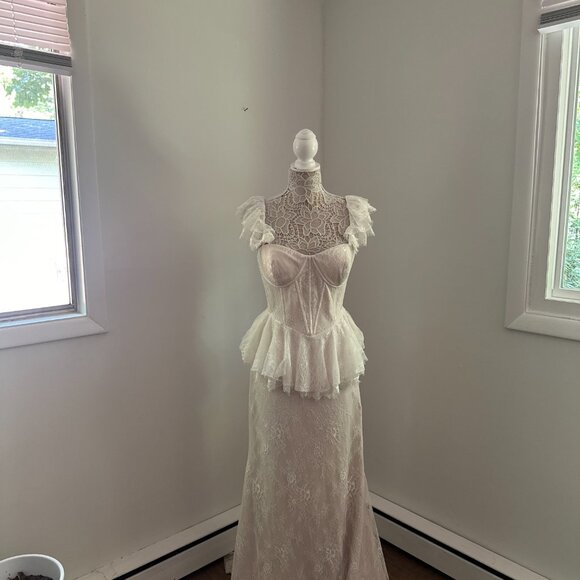 BHLDN Marguerite Peplum Corset Lace Wedding Gown - Picture 4 of 5